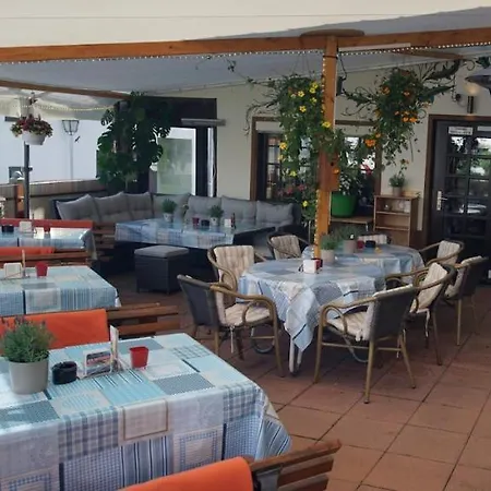 & Restaurant Zum Deutschen Haus