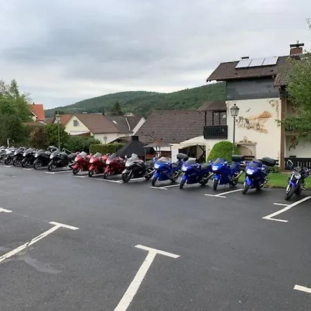 & Restaurant Zum Deutschen Haus 3*