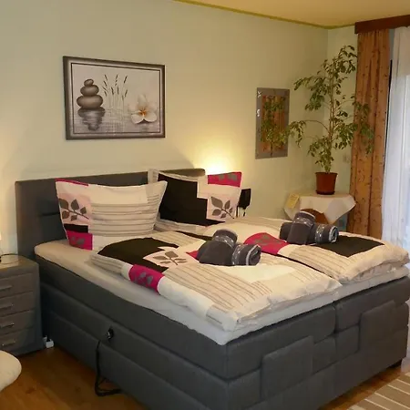 & Restaurant Zum Deutschen Haus فندق