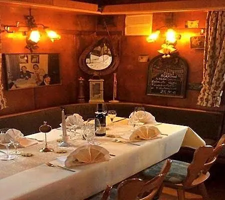 & Restaurant Zum Deutschen Haus 3*