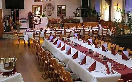 & Restaurant Zum Deutschen Haus Hotel Glashutten (Hessen)