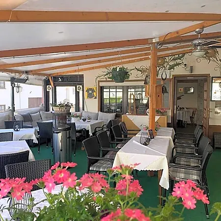 Hotel & Restaurant Zum Deutschen Haus 3*