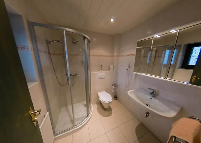 فندق & Restaurant Zum Deutschen Haus غلاشوتين